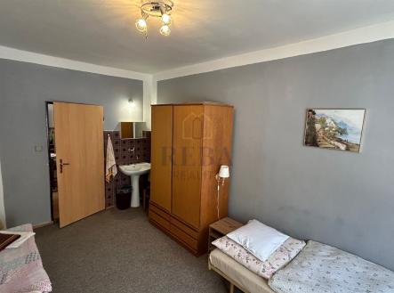 . | Prodej - dům/vila, 200 m²