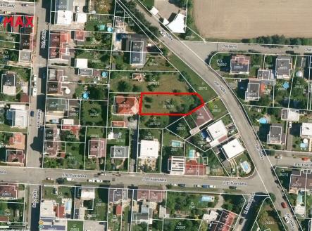 stavebni-parcela-650-m2-zakres.jpg | Prodej - pozemek pro bydlení, 650 m²