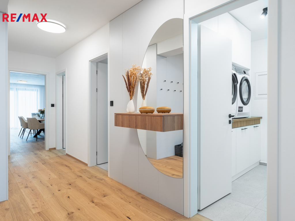 Vzorový byt - ukázka standardů podlah, dveří, klik, vypínačů, ovladačů podlahového topení