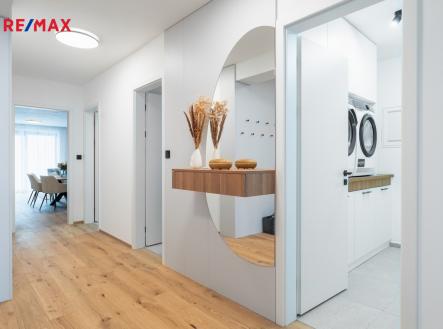 Vzorový byt - ukázka standardů podlah, dveří, klik, vypínačů, ovladačů podlahového topení | Prodej bytu, 4+kk, 145 m²