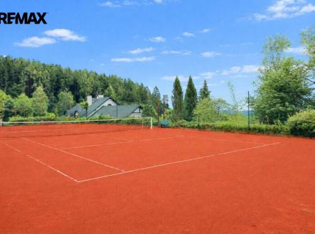 tennis-court-optimized.jpg | Prodej - dům/vila, 350 m²