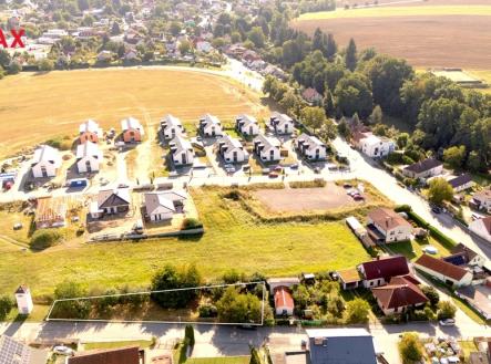 dji-fly-20250825-090638-0331-1757138699105-photo-zakresleni-2.jpg | Prodej - pozemek pro bydlení, 724 m²