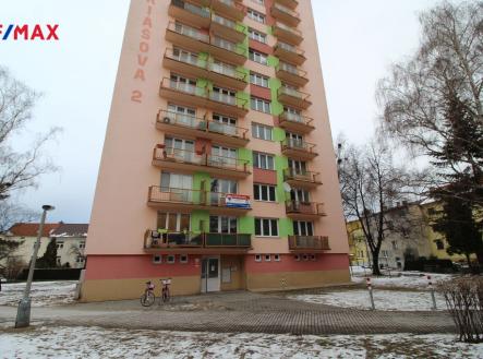 pohled na dům | Pronájem bytu, 1+1, 47 m²