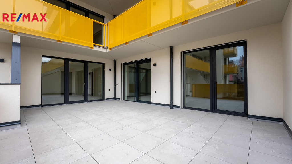 Terasa do L s výstupem ze všech místností