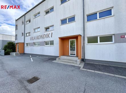 Pohled na dům | Pronájem bytu, 2+kk, 46 m²