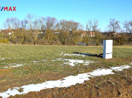 Pozemek, pohled z cesty | Prodej - pozemek pro bydlení, 671 m²