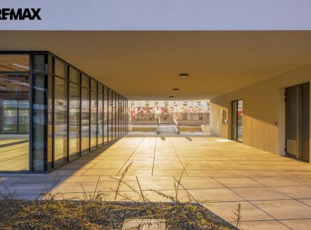 1022221.jpg | Pronájem - obchodní prostor, 70 m²