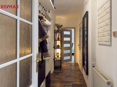 benesov-nad-cernou-chodba-1.jpg | Prodej bytu, 3+kk, 58 m²