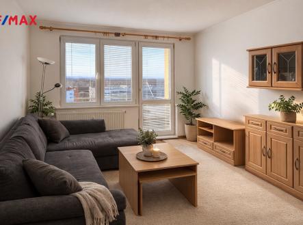 obývací pokoj s kuchyní se vstupem na balkon | Pronájem bytu, 2+kk, 47 m²