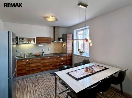 Obývací pokoj + kk | Prodej bytu, 3+kk, 90 m²