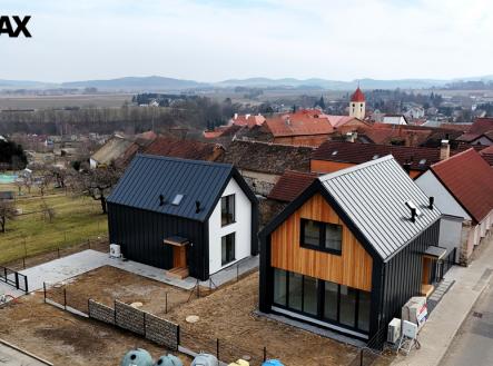 dostavěné domy v jiné lokalitě | Prodej - dům/vila, 93 m²