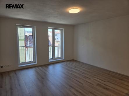 Obytná místnost + kk | Pronájem bytu, 1+kk, 37 m²
