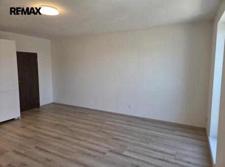 Obytná místnost + kk | Pronájem bytu, 1+kk, 37 m²