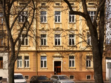 Pohled na dům | Prodej bytu, 3+1, 127 m²