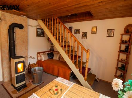obývací pokoj s kamny | Prodej - chata/rekreační objekt, 70 m²