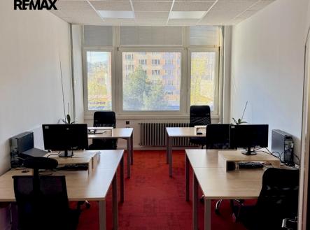 36d1c3f4-0c89-442b-89df-229102dfe9e7.jpg | Pronájem - kanceláře, 85 m²