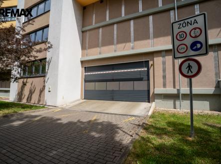 dsc01413-hdr.jpg | Pronájem - malý objekt/garáž