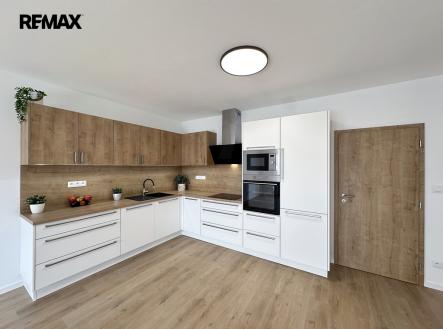 01.jpg | Pronájem bytu, 1+kk, 84 m²