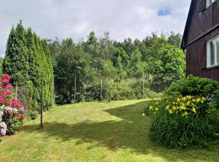 rozkvetlá zahrada.jpg | Prodej - chata/rekreační objekt, 80 m²