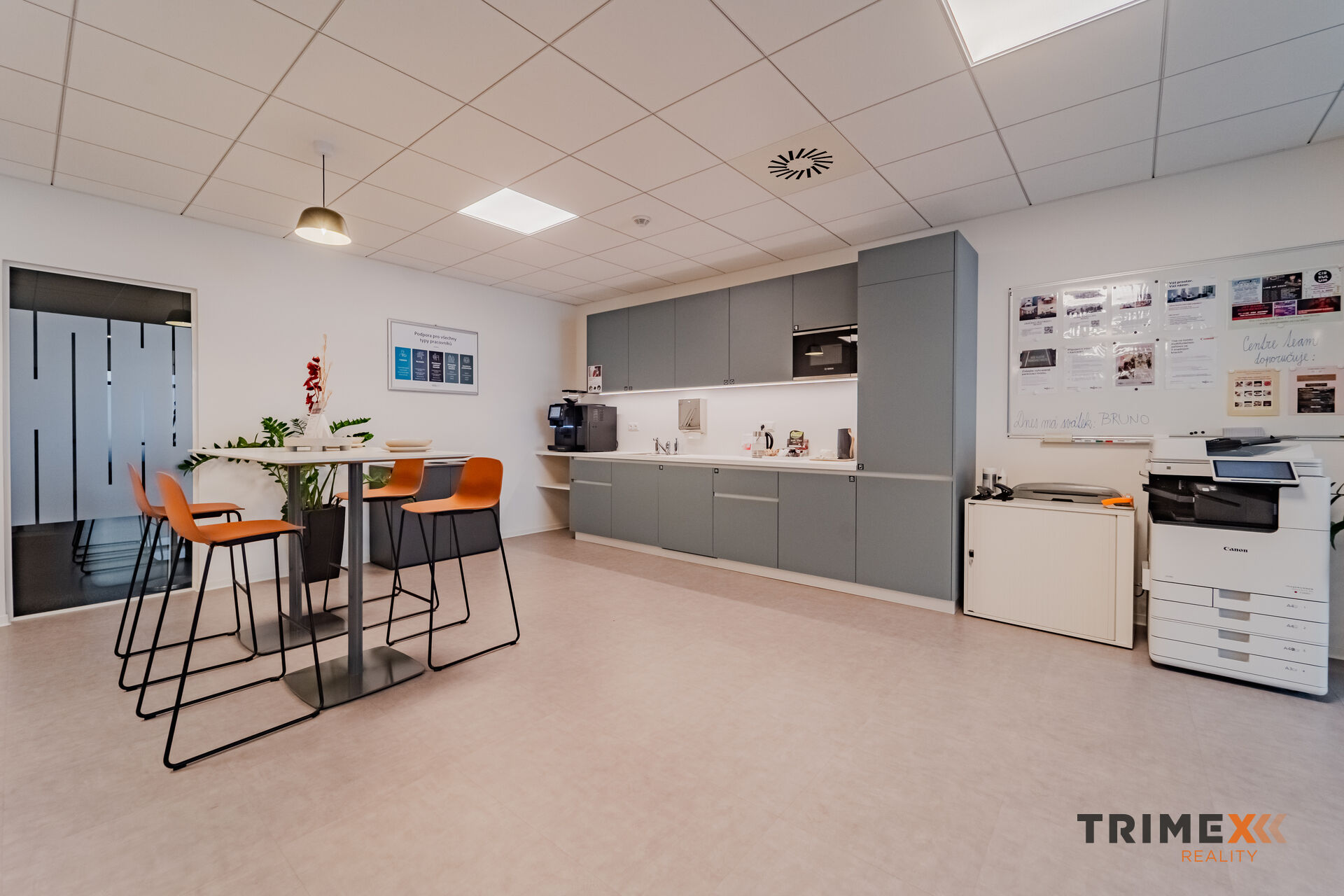 Nájem klimatizovaných kanceláří 200 m2, pěší zóna, centrum Ostravy
