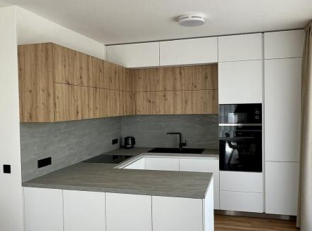Pronájem bytu, 2+kk, 58 m²