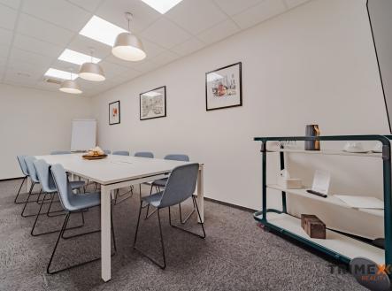 Pronájem - kanceláře, 345 m²