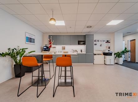 Pronájem - kanceláře, 345 m²