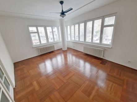 . | Pronájem bytu, 4+kk, 106 m²