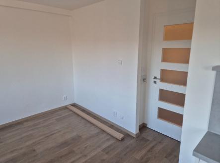 . | Pronájem bytu, 1+kk, 32 m²