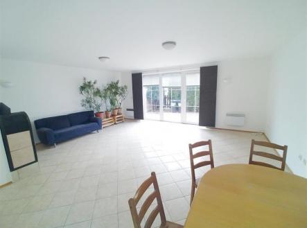 . | Pronájem - dům/vila, 250 m²