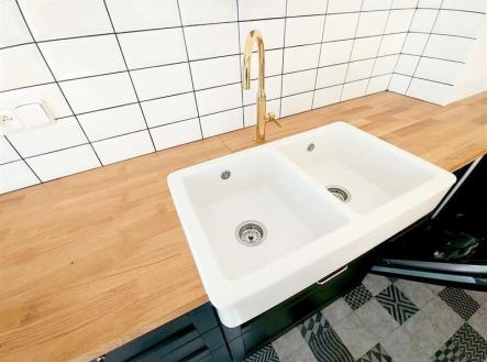 . | Pronájem bytu, 3+kk, 100 m²