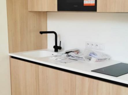 Pronájem bytu, 1+kk, 24 m² obrázek