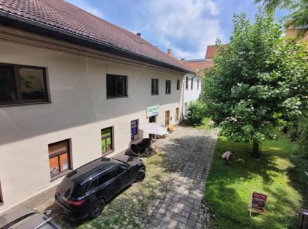 20230609_120742 (003).jpg | Prodej - nájemní dům, 994 m²