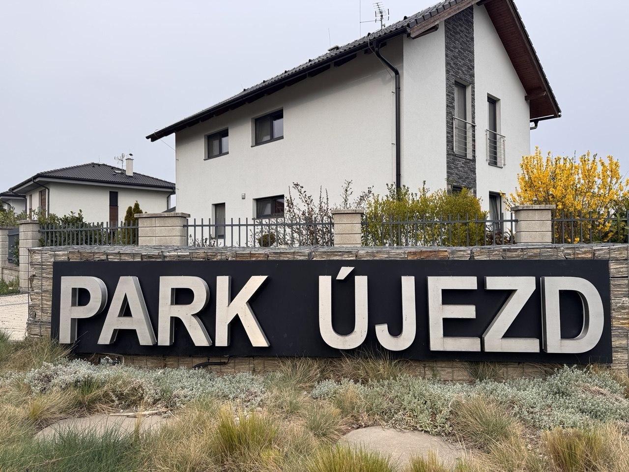 PARK.jpg