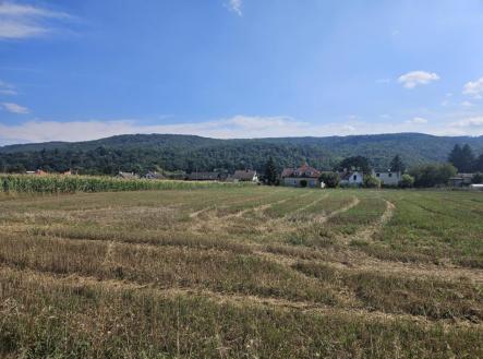 0d2d5b13-7239-4561-b1f0-45b94f92b222.jpg | Prodej - pozemek pro bydlení, 6 873 m²