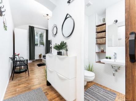 Hlavni foto.jpg | Prodej bytu, 1+kk, 26 m²