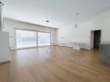 Bez popisku | Pronájem - dům/vila, 170 m²