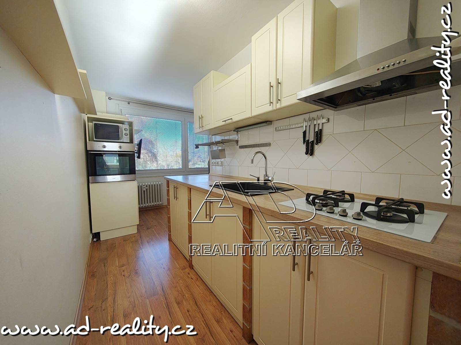 AD-reality, realitní kancelář