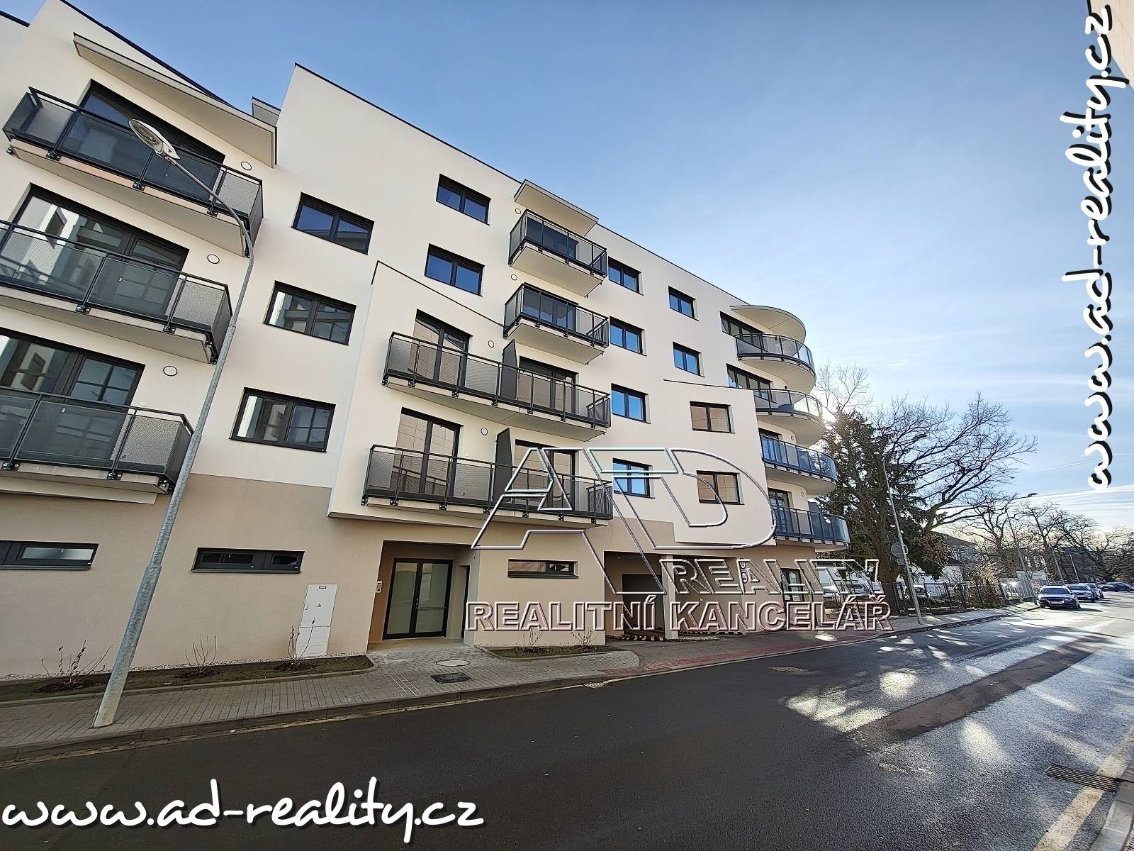 AD-reality, realitní kancelář