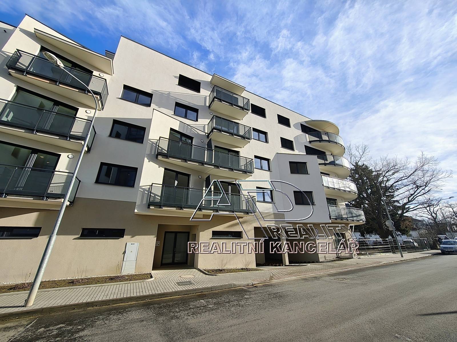 AD-reality, realitní kancelář