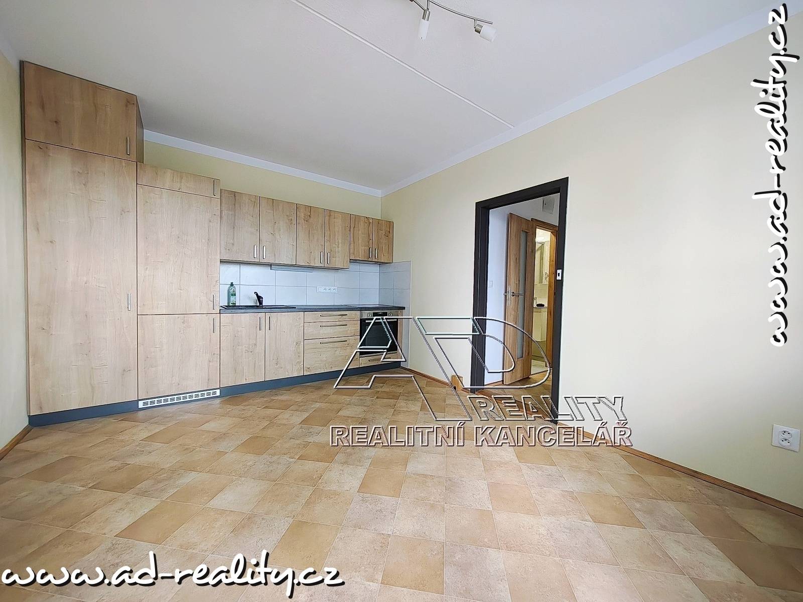 AD-reality, realitní kancelář