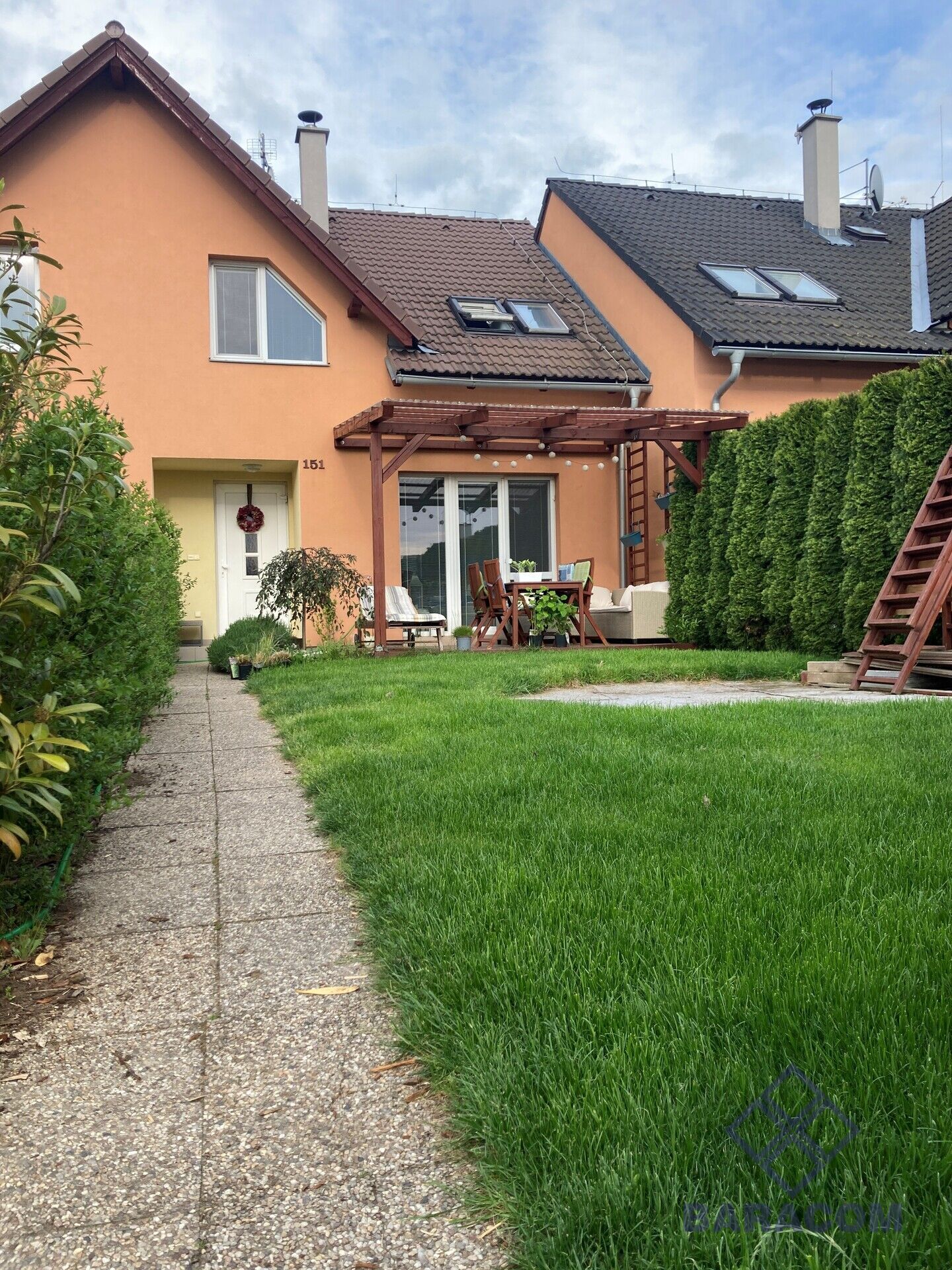 Pronájem domu 4+kk • 104 m² se zahradou 210 m²
