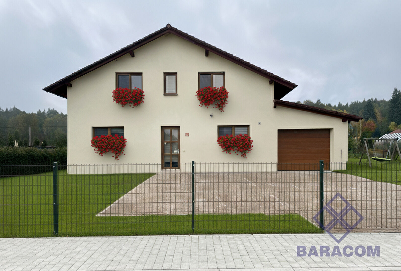 Prodej rodinného domu s užitnou plochou 195 m2 v obci Obora u Tachova