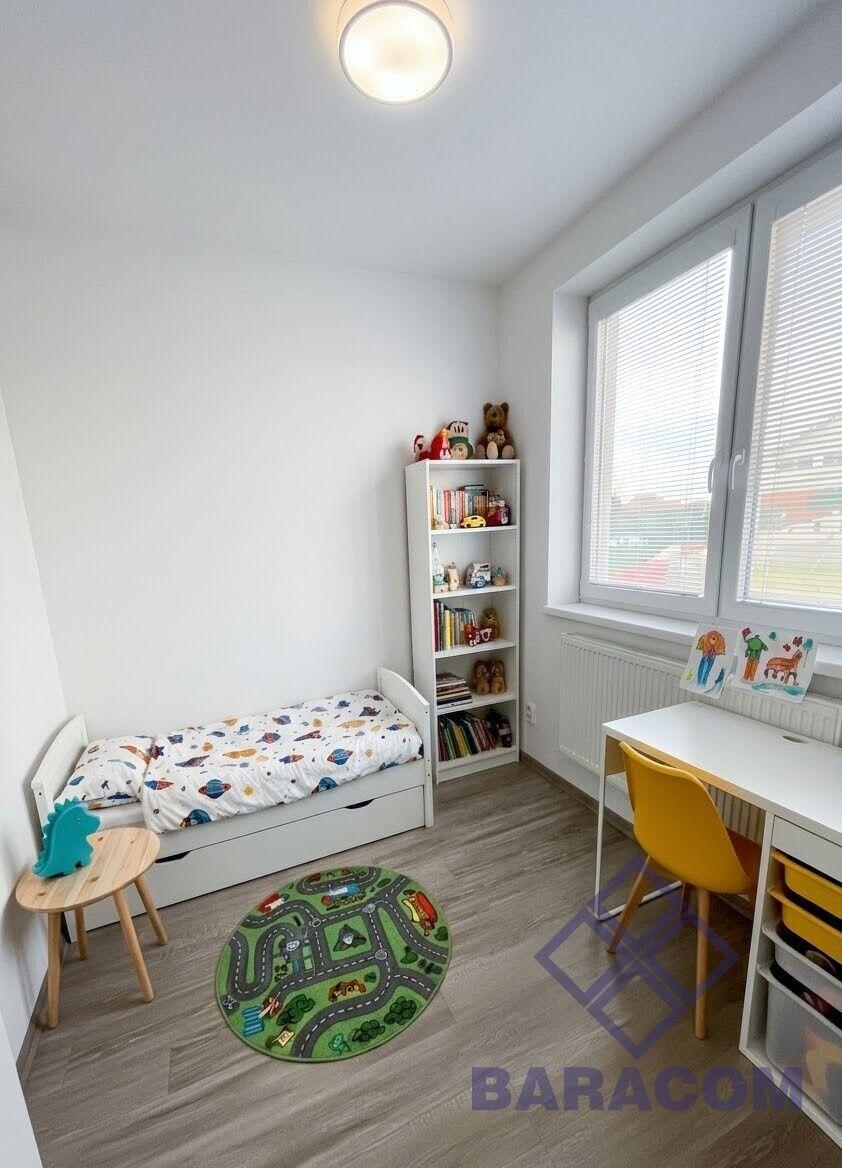 Ideální rodinné bydlení: Mezonet 3+kk se zahradou a 2 parkovacími místy – Bašť