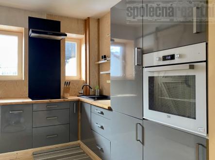 Jedinečný, krásně zrekonstruovaný RD, letiště  30 min. jízdy autem, nádherné Křivoklátské údolí | Prodej - dům/vila, 140 m²