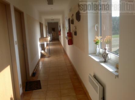 Nový byt 1kk k pronájmu, 20 m2, žel. st. Bojanovice, Praha hl n. 45 min vlakem, 6000 Kč plus popl. | Pronájem bytu, 1+kk, 20 m²