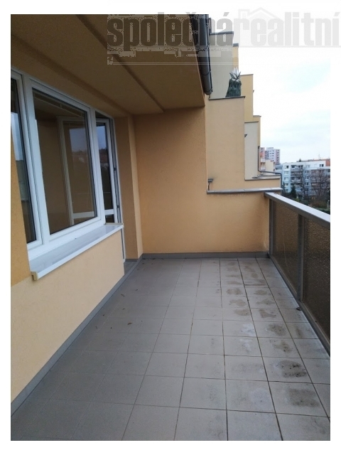 Nadstandardní a prostorný byt 1+1/T+šatna k pronájmu, jedinečná lokalita Prahy 6