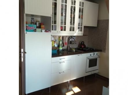 Nový  byt 1kk s patrem na spaní, zahradou a gar. stáním v ceně, Mníšek pod Brdy | Pronájem bytu, 1+kk, 53 m²