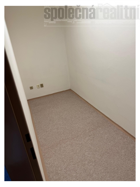 2 neprůchozí kanceláře k pronájmu, Chodovecké náměstí, 12500,- Kč včetně všech poplatků