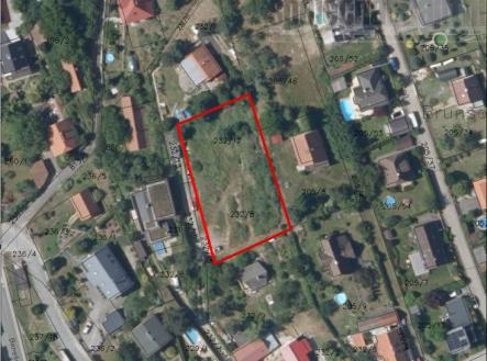 Atraktivní pozemek 1357 m2 k výstavbě 2 RD k prodeji, Hradištko centrum | Prodej - pozemek pro bydlení, 1 357 m²